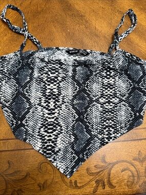 SHEIN Black & White Snake-Print Handkerchief Tank Top